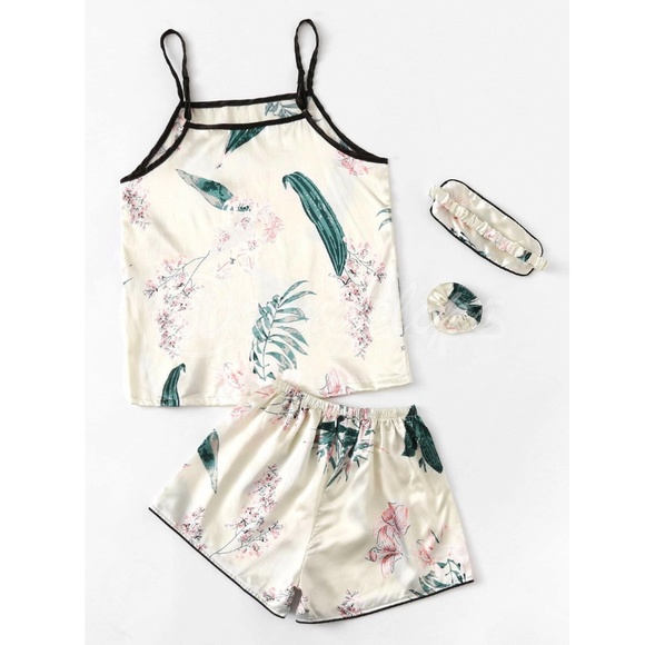 7 Piece Satin Pajama Set in Beige Floral Print - Picture 4 of 7